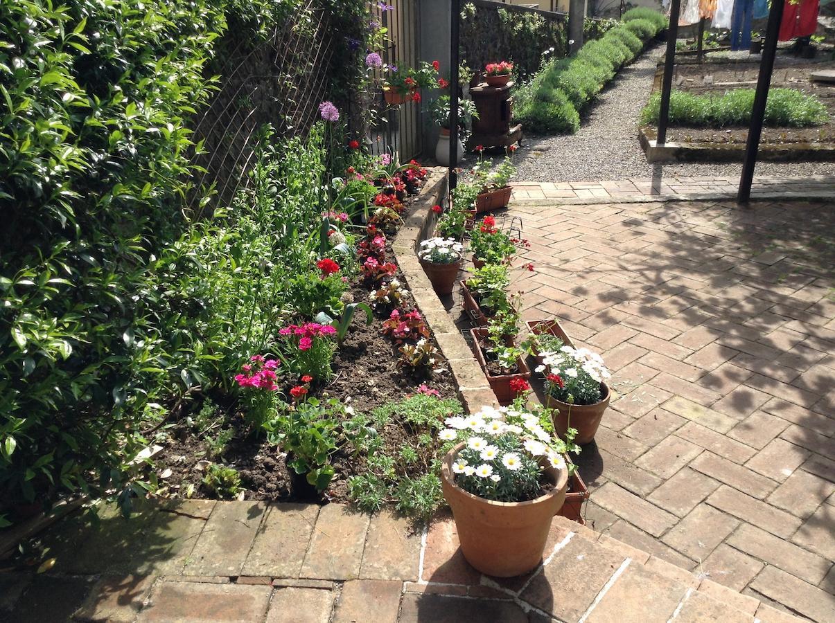 Casa Fontana Tuscany B&B Barga Exterior photo